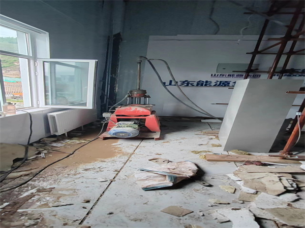 镇巴地基基础下沉墙体裂缝加固注浆顶升施工